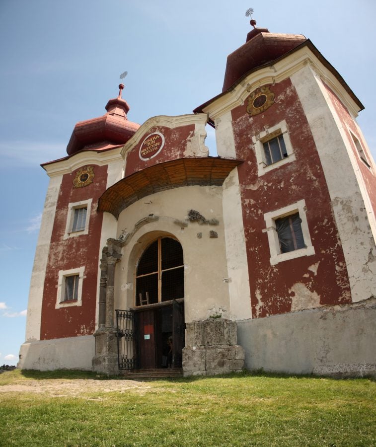 Biserica din vârful dealului, Kalvary, Banska Stiavnica, Slovacia