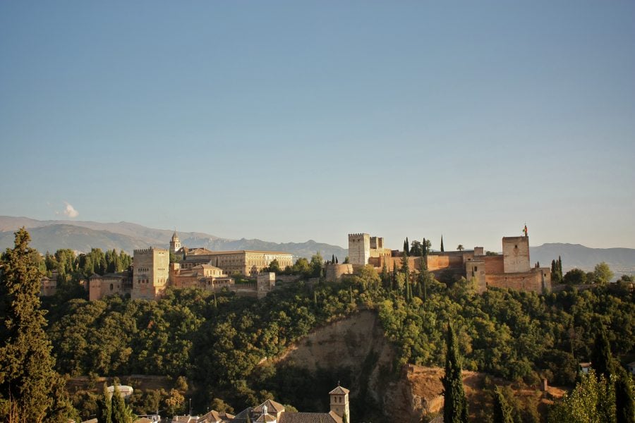Alhambra văzută din Mirador de San Nicolas, Albaicin, Granada