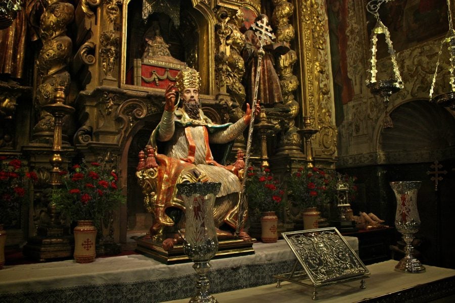 Altar romano catolic în interiorul Biserici del Sagrario, Sevilia