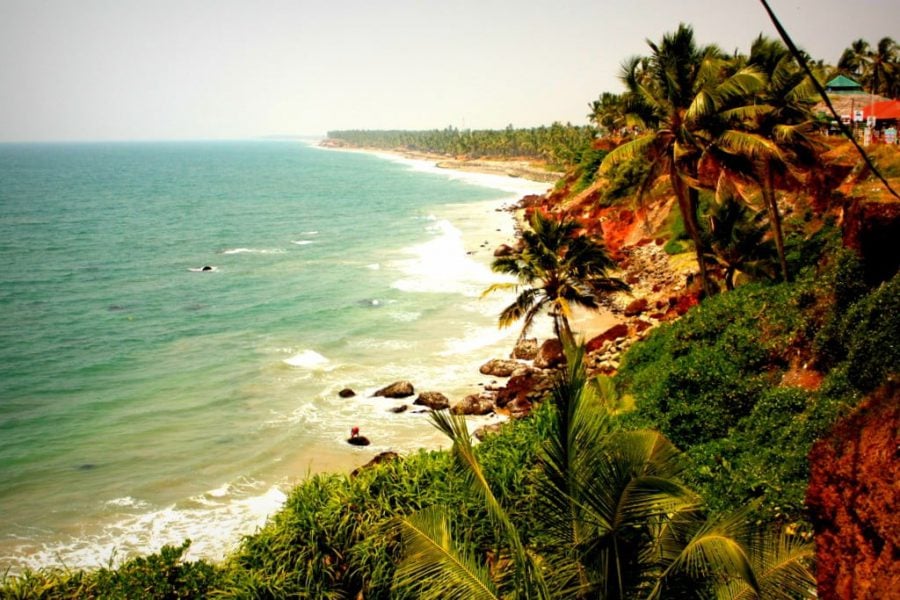 Superba plaja și faleza din Varkala, Kerala, India