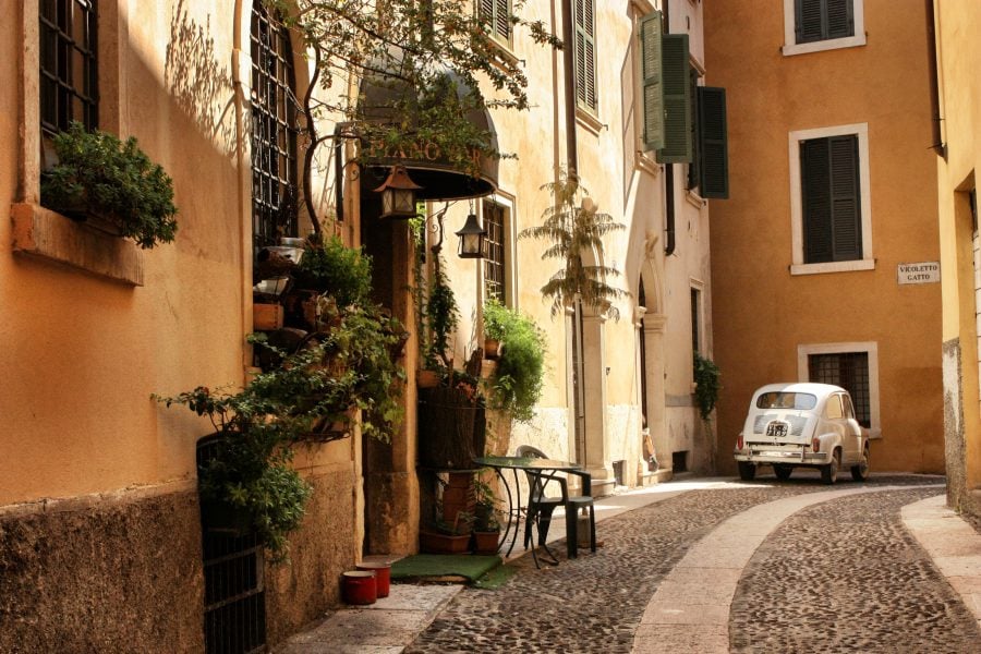 Strada in Verona, Italia